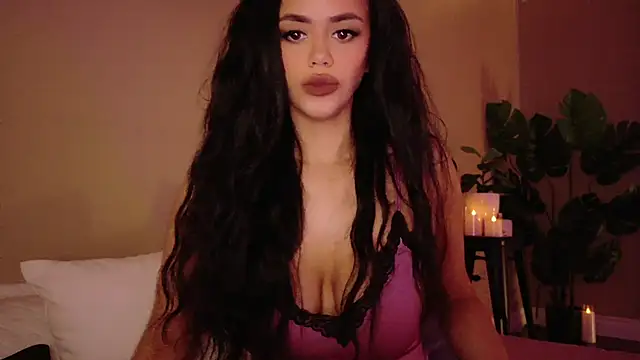 Snapshot of MayaIndica chatting on March 7, 8:56 am MayaIndica online show from March 7, 8:56 am