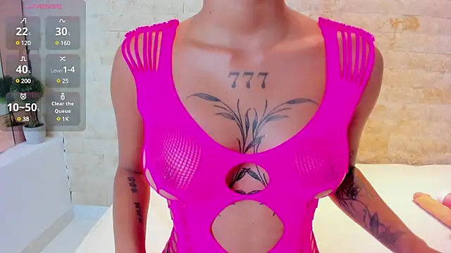 Snapshot of mia_roldan_ chatting on January 22, 7:24 pm mia roldan online show from January 22, 7:24 pm