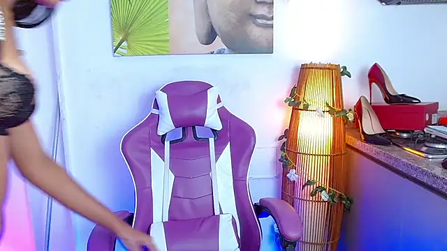 Snapshot of georgina_lulu chatting on February 4, 10:24 pm georgina lulu online show from February 4, 10:24 pm