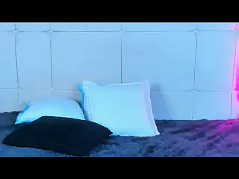 Snapshot of Rosse_Emily chatting on February 2, 1:45 am Rosse Emily online show from February 2, 1:45 am