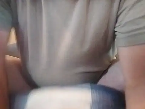 Snapshot of Rayc61 chatting on April 12, 1:16 pm Rayc61 online show from April 12, 1:16 pm