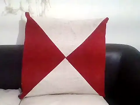 Snapshot of Tiny_busty chatting on September 15, 10:15 am Tiny busty online show from September 15, 10:15 am