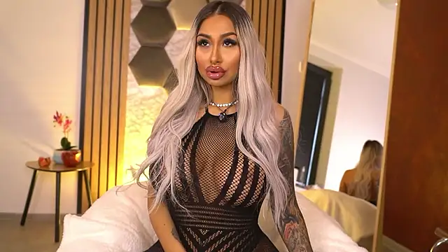 GoldenAmber online show from February 4, 6:30 am