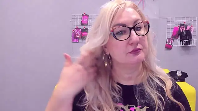 Snapshot of ChristyBrooks chatting on January 15, 12:15 pm ChristyBrooks online show from January 15, 12:15 pm