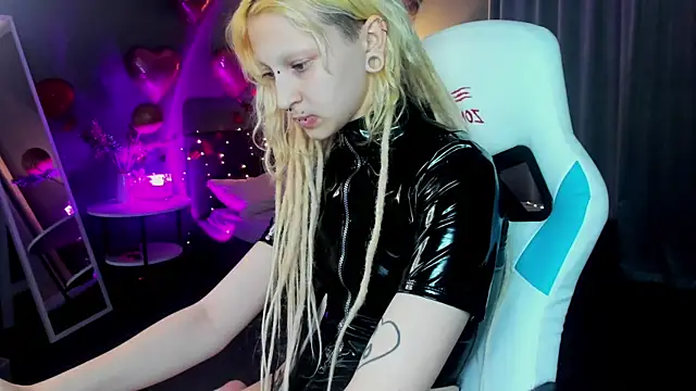 Lexy-Woorhez online show from February 28, 4:42 pm