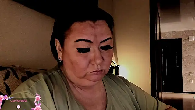 SexxyDreams1 online show from October 8, 5:38 am