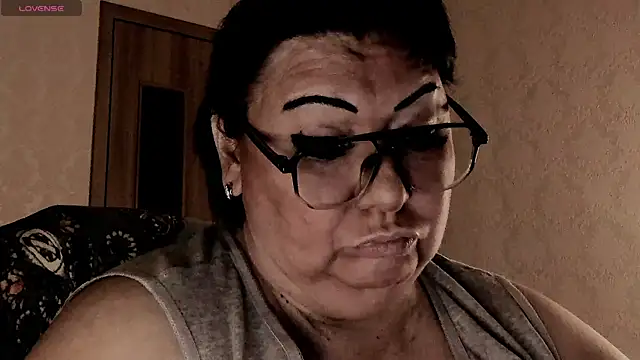Snapshot of SexxyDreams1 chatting on March 26, 1:01 am SexxyDreams1 online show from March 26, 1:01 am