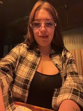 VikiDemi online show from February 9, 3:16 pm