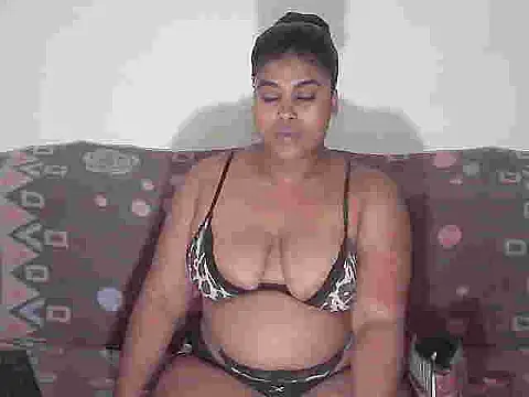 Snapshot of XIndian_Butterfly4uX chatting on April 18, 6:01 pm XIndian Butterfly4uX online show from April 18, 6:01 pm