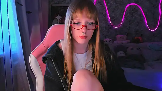 Snapshot of Inma_Lewdness chatting on December 13, 12:17 pm Inma Lewdness online show from December 13, 12:17 pm