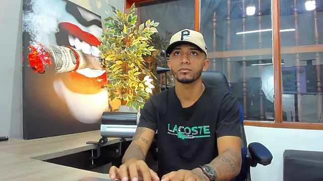 Snapshot of Robin_Rief chatting on January 27, 3:58 am Robin Rief online show from January 27, 3:58 am