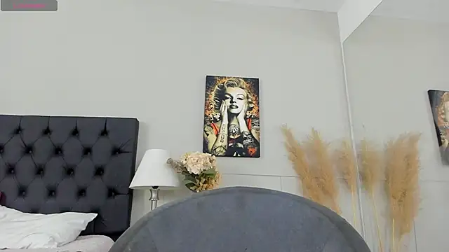 Snapshot of Robin_Rief chatting on March 13, 8:48 am Robin Rief online show from March 13, 8:48 am