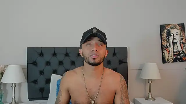 Snapshot of Robin_Rief chatting on October 4, 3:37 am Robin Rief online show from October 4, 3:37 am