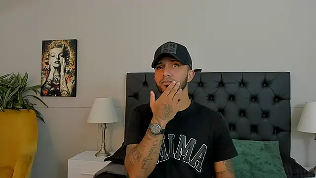 Snapshot of Robin_Rief chatting on October 13, 3:39 am Robin Rief online show from October 13, 3:39 am