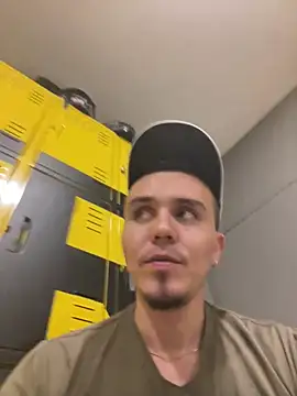 adam-rivera online show from January 17, 9:28 pm