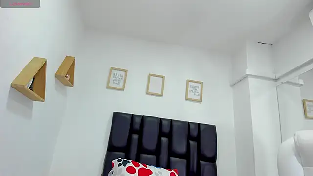 Snapshot of miaa-sofiaa chatting on January 16, 3:56 pm miaa-sofiaa online show from January 16, 3:56 pm