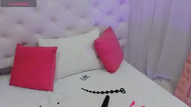 anchela-garcia1 online show from October 31, 2:40 pm