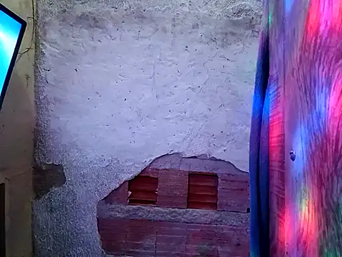 Snapshot of frotasso chatting on January 7, 1:49 am frotasso online show from January 7, 1:49 am