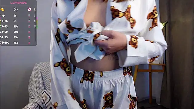 Snapshot of FalineDowlen chatting on January 23, 7:54 am FalineDowlen online show from January 23, 7:54 am