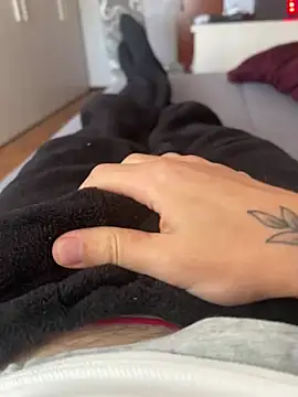 93moro online show from December 28, 11:09 am