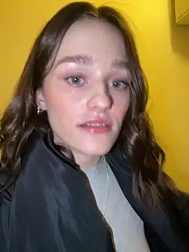 Snapshot of Mia_Mia_M chatting on February 3, 2:44 pm Mia Mia M online show from February 3, 2:44 pm