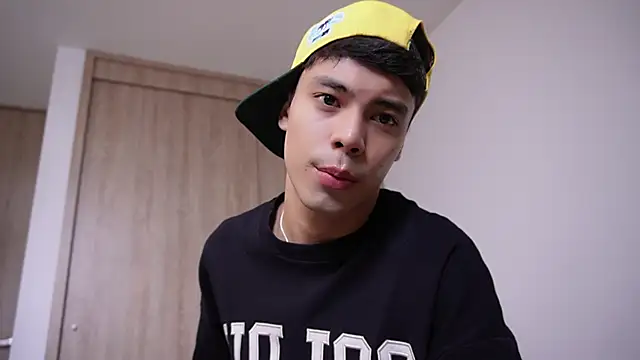 Snapshot of Dammon_Stallion chatting on February 13, 3:19 pm Dammon Stallion online show from February 13, 3:19 pm