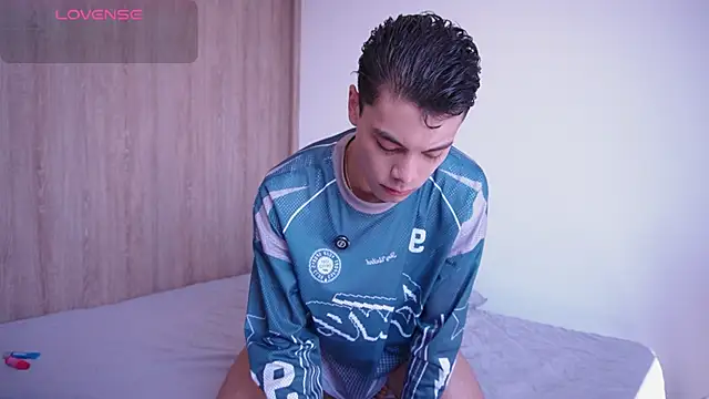 Snapshot of Dammon_Stallion chatting on February 17, 2:13 pm Dammon Stallion online show from February 17, 2:13 pm