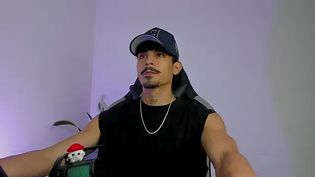 Lukeetaylor online show from May 27, 12:57 pm