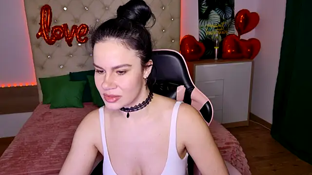 KattieSims online show from February 10, 9:58 am