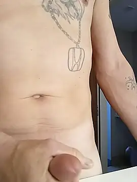 Snapshot of fun2fuck173 chatting on October 31, 4:30 pm fun2fuck173 online show from October 31, 4:30 pm