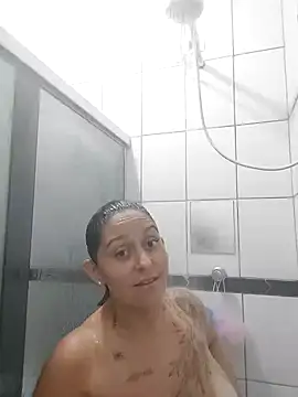 Snapshot of baixinhaloira chatting on December 18, 1:37 am baixinhaloira online show from December 18, 1:37 am