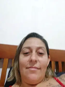 Snapshot of baixinhaloira chatting on January 2, 12:13 am baixinhaloira online show from January 2, 12:13 am