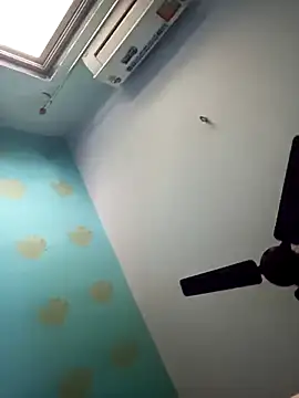 Snapshot of Smarterboytravel chatting on January 7, 7:52 am Smarterboytravel online show from January 7, 7:52 am