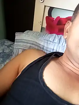 Snapshot of Smarterboytravel chatting on January 9, 11:14 am Smarterboytravel online show from January 9, 11:14 am