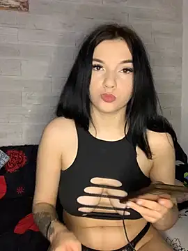 CassieGlow online show from December 17, 7:15 pm