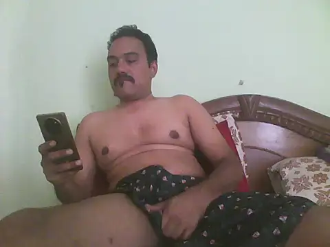 farhaanmacho online show from May 6, 9:03 am