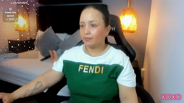 linda rios  online show from May 20, 8:59 pm