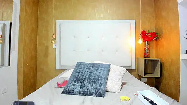 Milaspetite online show from February 14, 8:16 pm