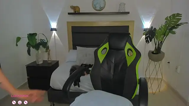 catleya 0 online show from December 14, 2:45 am