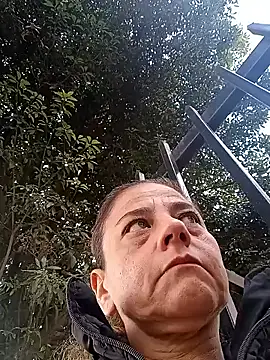 sasi luna online show from February 6, 1:25 pm