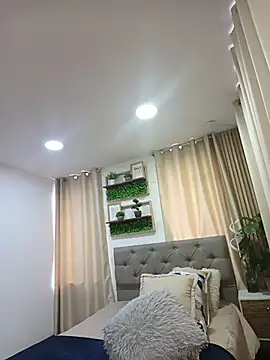 sasi luna online show from April 8, 1:00 pm