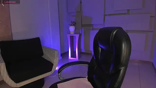 MiaFarrell  online show from November 20, 6:18 pm