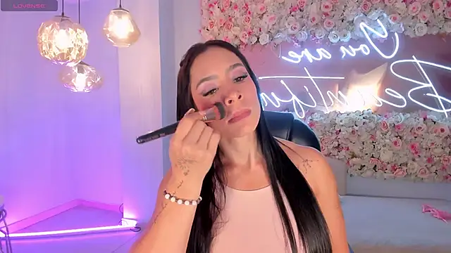 IsabelBornner online show from December 22, 6:49 pm