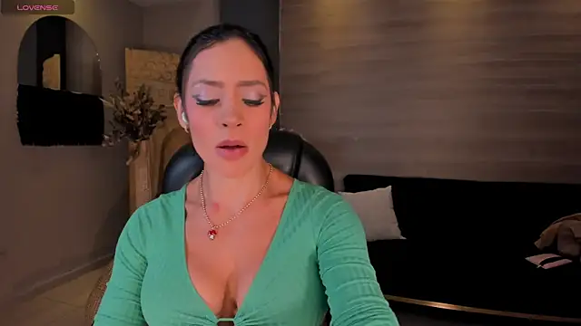 Snapshot of IsabelBornner chatting on June 15, 6:32 pm IsabelBornner online show from June 15, 6:32 pm