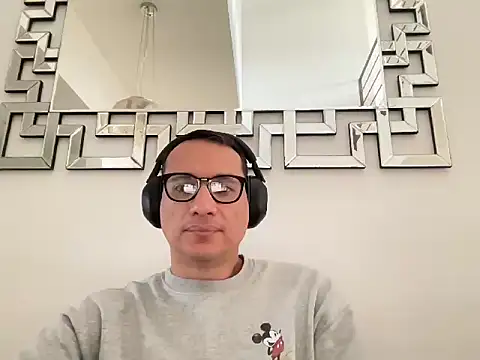 Snapshot of alex_ruiz85 chatting on February 6, 7:17 pm alex ruiz85 online show from February 6, 7:17 pm