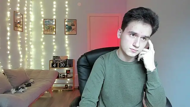 Snapshot of Scooby_k chatting on December 17, 5:18 am Scooby k online show from December 17, 5:18 am