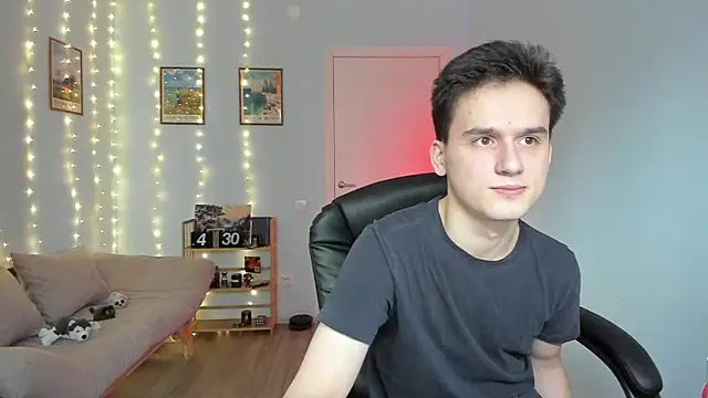 Snapshot of Scooby_k chatting on December 17, 11:28 am Scooby k online show from December 17, 11:28 am