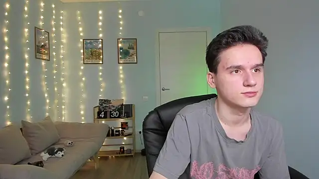 Snapshot of Scooby_k chatting on December 21, 9:23 am Scooby k online show from December 21, 9:23 am