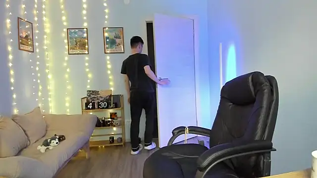 Snapshot of Scooby_k chatting on January 5, 8:22 am Scooby k online show from January 5, 8:22 am