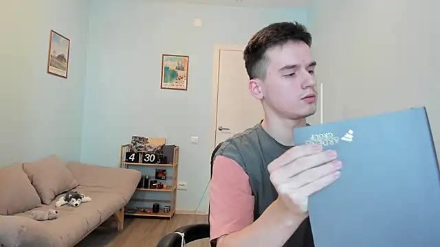 Snapshot of Scooby_k chatting on February 18, 8:27 am Scooby k online show from February 18, 8:27 am